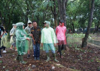 Bersih-bersih di Kawasan Taman Monumen Ganggawa, Pemkab Sidrap Siapkan Penataan Ulang
