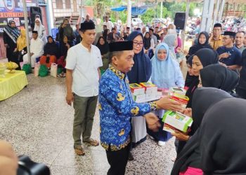 Bagikan Bibit Cabai, Sawit, dan Sayuran, Bentuk Dukungan Bupati Sidrap ke Petani