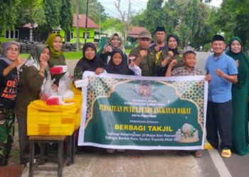 Raih Berkah Ramadan, P3AD Kota Parepare Berbagi Takjil