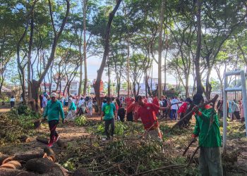 Dukung Program Sidrap Bersih, Pemkab Bersama OPD Kerja Bakti di Kawasan Monumen Ganggawa