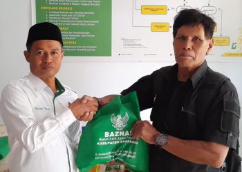 BAZNAS Enrekang Salurkan 250 Paket “Ramadhan Bahagia” untuk Mustahik