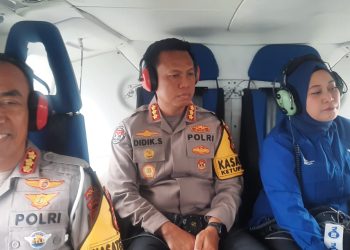 Kapolda Sulsel Bersama PJU Polda Sulsel Pantau Arus Mudik Lebaran 2025 Via Udara
