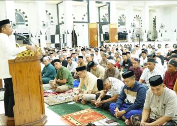 Ceramah Tarawih di Islamic Center, Bupati Sidrap Paparkan Visi Kepemimpinannya