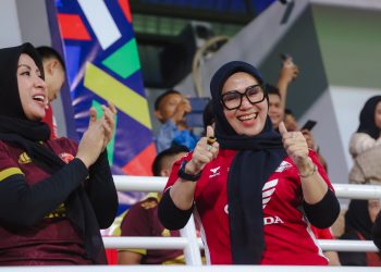 Bupati Barru Bersorak dan Saksikan PSM Menang, di Stadion GBH Parepare