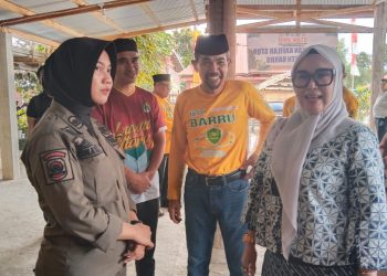 Bupati Andi Ina Kunjungi Kafilah Barru, di Masamba Beri Support