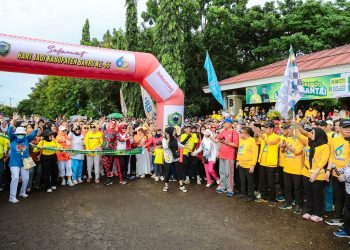 Peringati HUT ke -65 Kabupaten Barru, Pejalan Kaki Dapat Hadiah Umroh. Bupati Andi Ina Bilang Begini