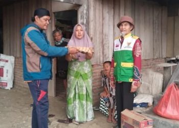 UPZ Buntu Batu Salurkan Bantuan untuk Korban Kebakaran, di Dante Malua Enrekang