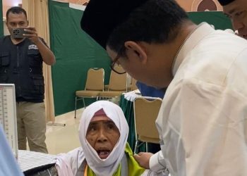 Tenaga Ahli Menag Tinjau Pelayanan One Stop Service di Embarkasi Haji Lombok