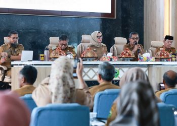 Bupati Barru Bersama Wabup Hadiri Monev Pekerja Keagamaan