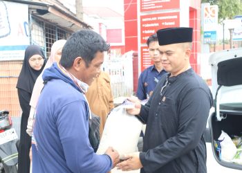 Jumat Berbagi: AKBP Fantry Taherong Sentuh Hati Warga Pangkajene