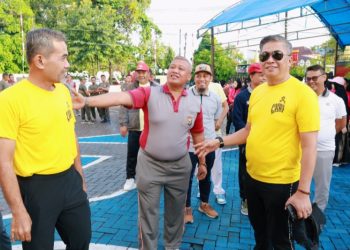 Sambut HUT Bhayangkara ke-79. Wabup Abustan Bersama Kapolres Barru Gerak Jalan Santai