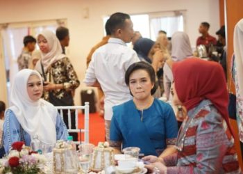 Ketua Dekranasda Parepare Hadiri Fashion Show Wastra Sulsel dan Peluncuran Ruang Bersama Indonesia