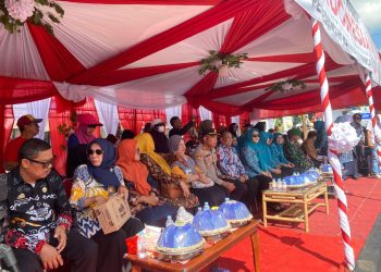 Ketua TP PKK Disambut Hangat di Lomba Gerak Jalan Panca Rijang