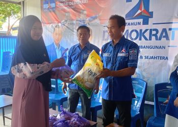 Rayakan Ulang Tahun ke 24, Pengurus Demokrat Sidrap Peringati Maulid Nabi dan Berbagi Bersama Warga