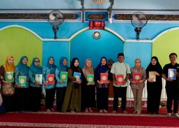 Ketua TP PKK Sidrap Serahkan Al-Qur’an ke Rutan Kelas IIB