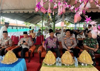 ​Wujud Kolaborasi, Pejabat Pemerintah dan Polri Sidrap Peringati Maulid Nabi Bersama Masyarakat dan Santri