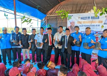 Syaharuddin Alrif Tanam Jambu Air Citra di Padangloang Alau, Jadi Peluang Pendapatan Warga