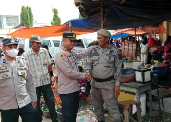 Patroli Pasar, Kapolsek Panca Rijang Sidrap Titip Pesan Kamtibmas