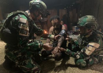 Cintai Kesehatan Satgas Yonif 521/DY Anjangsana ke Rumah Warga Distrik Bolakme