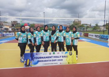 Meski Usia Tak Lagi Muda, Tim Voli Putri Syamsul Walet Tunjukkan Semangat Juang di Turnamen Pekkabata Cup 1 2025