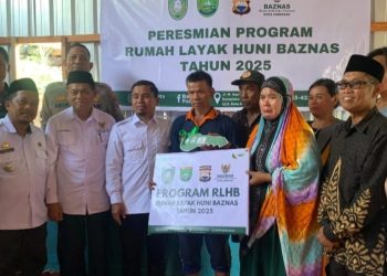 Pemkot dan Baznas Parepare Serahkan Tiga Unit Rumah untuk Korban Kebakaran