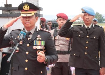 Hari Pahlawan ke 80, Kapolres Sidrap Pimpin Upacara di TMP Mario