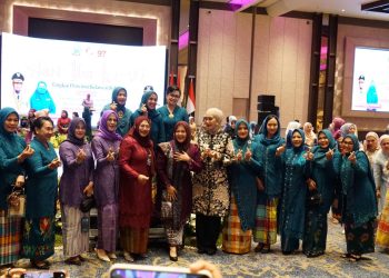 Wabup dan Ketua TP PKK Sidrap Hadiri Puncak Peringatan Hari Ibu ke-97 Tingkat Sulsel