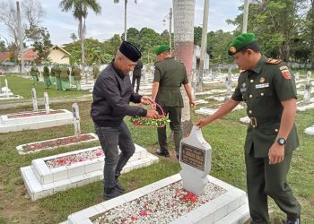 Peringati HUT Korem Toddopuli, Personil Kodim 1420/Sidrap Ziarah ke TMP Mario