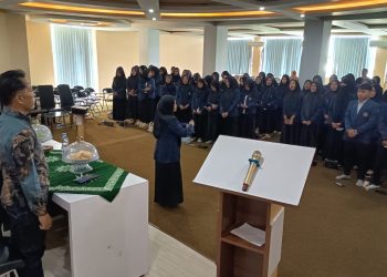 Rektor UMS Rappang Lepas Mahasiswa PBL Adminkes FIK, Tekankan Pentingnya Soft Skill dan Integritas