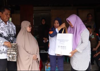 Wujud Solidaritas, PGRI Sidrap Salurkan Rp117 Juta untuk Korban Kebakaran di Panreng