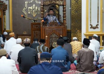 Bupati Paparkan Kemajuan Sidrap saat Tarawih di Masjid Babul Jannah