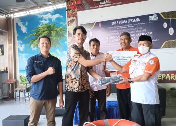 Sinergi Kemanusiaan: PLN Nusantara Power UBP Bakaru Serahkan Alat Tanggap Darurat ke ORARI Parepare