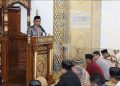 Bupati Syaharuddin Sampaikan Pesan Zakat dan Sedekah saat Tarawih di Pitu Riawa