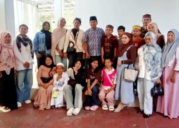 Pintu Terbuka di Kampung Bugis : Hangatnya Lebaran Gubernur Zainal Bersama Warga Tarakan