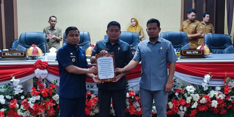 Rapat Paripurna DPRD Parepare LKPj 2025