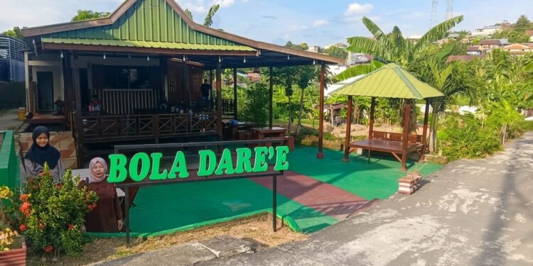​Intip Keunikan Bola Dare’e Parepare, Tempat Makan Hits yang Suguhkan Suasana Kebun Segar
